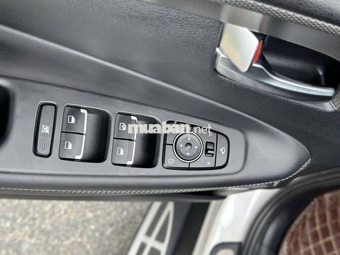 Hyundai Santafe 2020 Tự động Dầu Trắng 7 chỗ