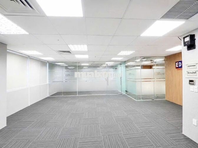 Văn phòng 84m2 Huỳnh Văn Bánh, Phú Nhuận - Rộng rãi, 21tr/tháng