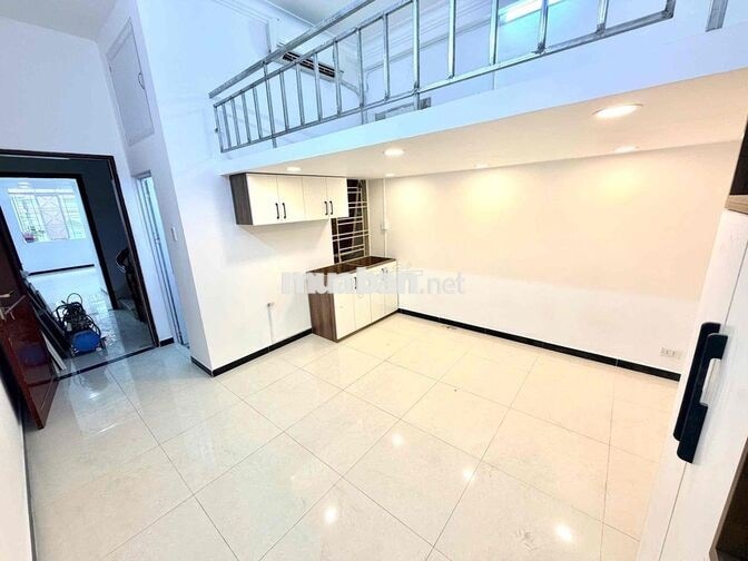 GÁC BANCOL NGAY CÔNG VIÊN HOÀNG VĂN THỤ
