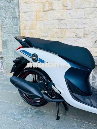 Janus 125fi khoá smartkey trắng limited edition