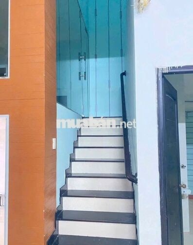 Biệt thự phố ngay công viên lớn 8mx13m. trệt + 1 lững + 1 lầu. 4.9 tỷ