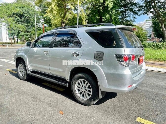 Toyota Fortuner 2014 2.5 Số sàn Dầu Bạc