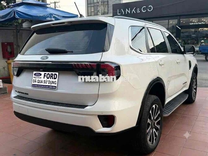 Ford Everest 2026 Platinum Trắng 13.000 km