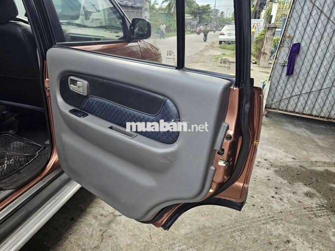 Isuzu Hi-Lander 2006 Dầu Tự động Nâu