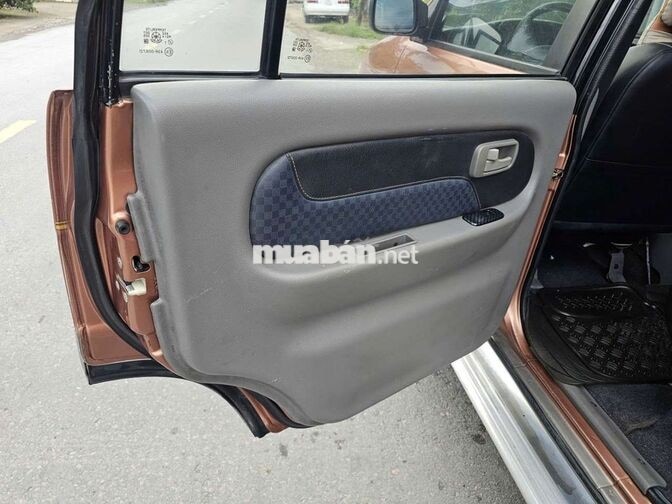 Isuzu Hi-Lander 2006 Dầu Tự động Nâu