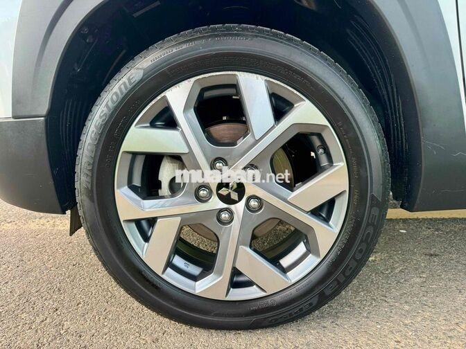 Mitsubishi Xpander Cross 2025 Trắng Đi 33000