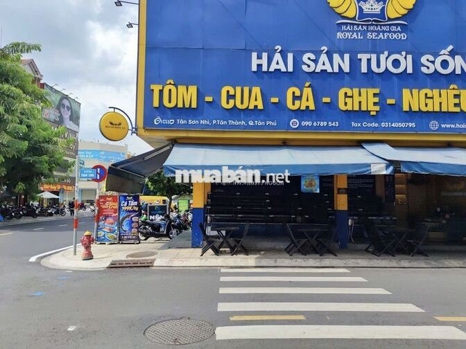 CHO THUÊ GÓC 2 MẶT TIỀN 200M2 TRUNG TÂM THƯƠNG HIỆU SẦM UẤT Q.TÂN PHÚ