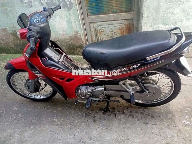 Yamaha Sirius màu Đỏ đen