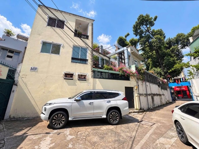 Bán nhà 18x25m -  2MT 63 Trần Quốc Thảo, Quận 3
