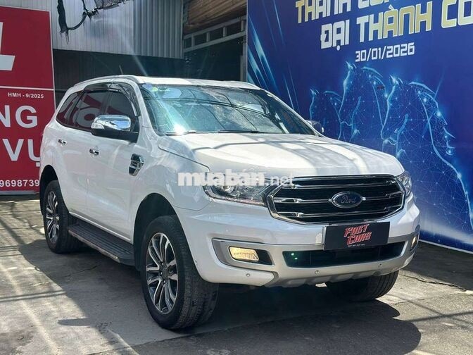 Ford Everest 2018 Titanium 4x4 2.0 Turbo,màu trắng