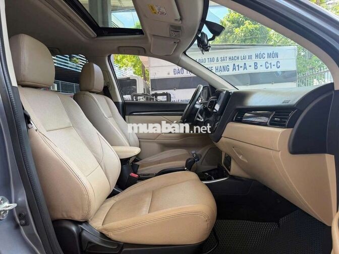 Mitsubishi Outlander 2.0 Premium 2018 Xám