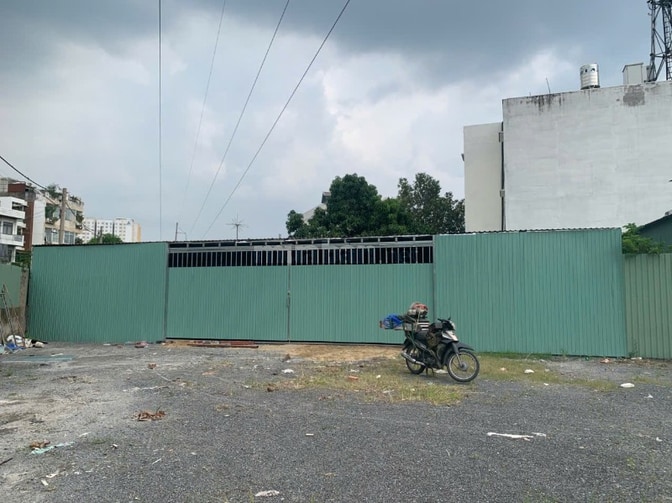 Mặt bằng 2 mặt  nhựa 6m 900m2 kho 350m2 giá 19tr