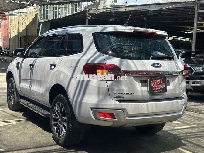 Ford Everest 2018 Titanium 4x4 2.0 Turbo,màu trắng