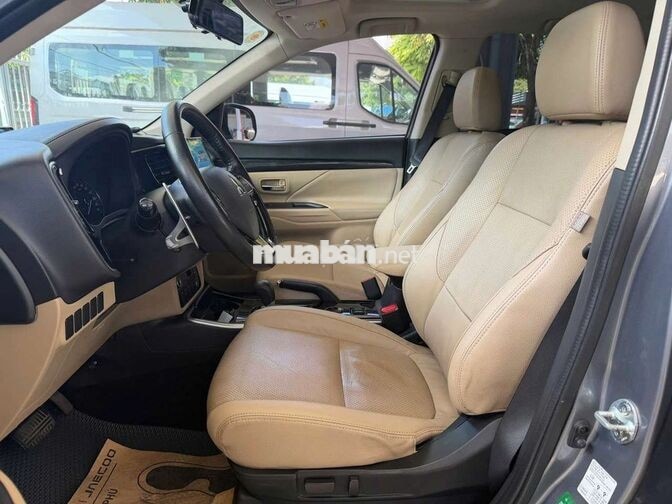 Mitsubishi Outlander 2.0 Premium 2018 Xám