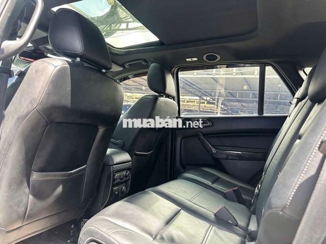 Ford Everest 2018 Titanium 4x4 2.0 Turbo,màu trắng