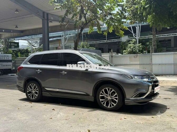 Mitsubishi Outlander 2.0 Premium 2018 Xám