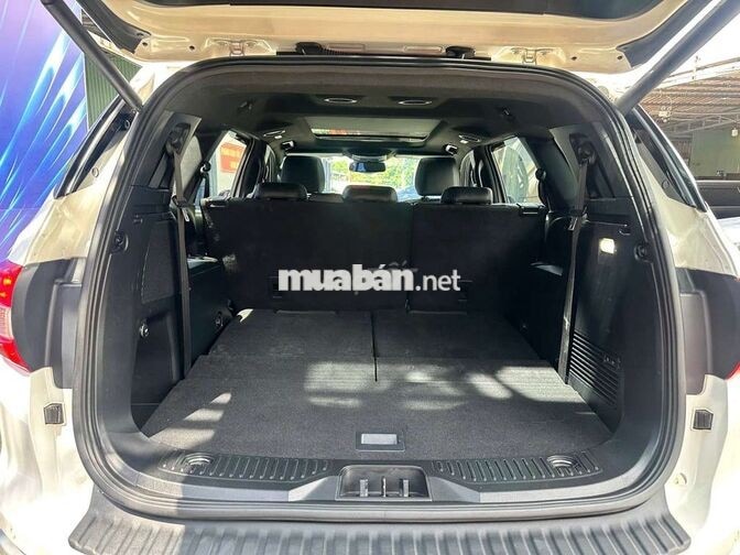 Ford Everest 2018 Titanium 4x4 2.0 Turbo,màu trắng
