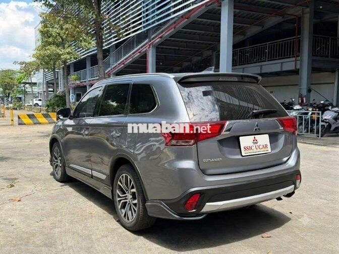 Mitsubishi Outlander 2.0 Premium 2018 Xám
