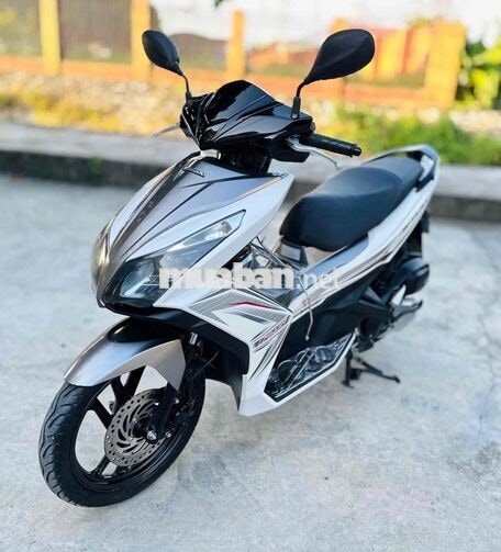 Honda Air Blade 125 Trắng Xám