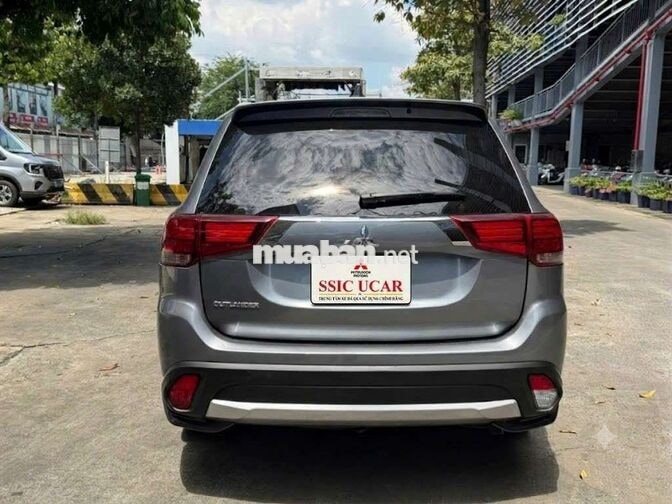 Mitsubishi Outlander 2.0 Premium 2018 Xám