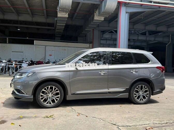 Mitsubishi Outlander 2.0 Premium 2018 Xám