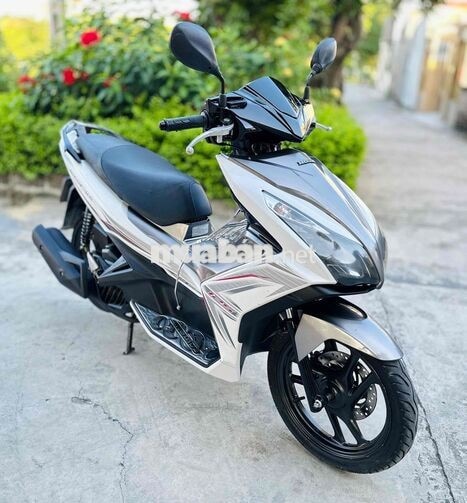 Honda Air Blade 125 Trắng Xám