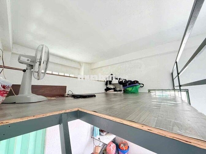 Phòng Gác, Cửa Sổ Trời - Coopmart Phan Văn Hớn, Trường Chinh