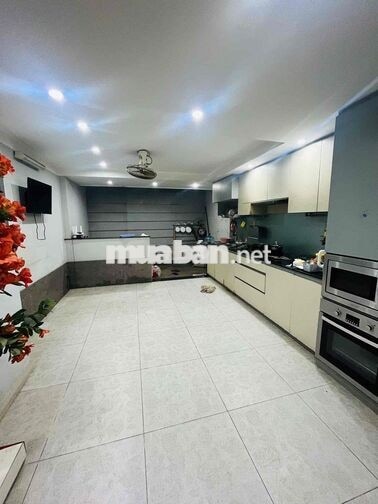 💰💰💰 NHÀ LỆCH TẦNG - NHIỀU BAN CÔNG ÁNH NẮNG - DT 4❌22m, TRỆT 3Lầu