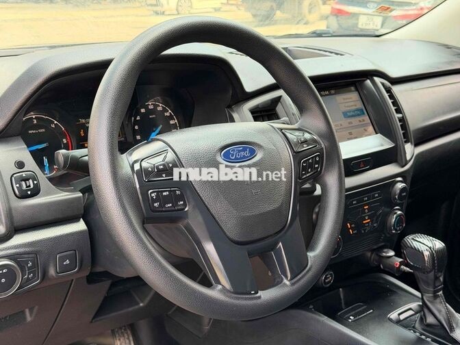 Ford Ranger XLS 2021 Tự động 9 vạn km Đen