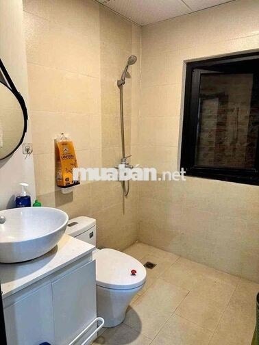 EM CẦN PASS PHÒNG GẤP VÀ CÓ HỖ TRỢ TIỀN CỌC Ạ, VÌ EM CHUYỂN CÔNG TÁC Ạ