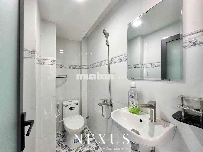 Studio 5x ban công cửa sổ, siêu thoáng, ngay VÒNG XOAY DÂN CHỦ