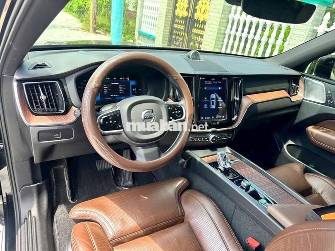 VOLVO XC60 B6 MODEL 2024 MỘT CHỦ BẢO HÀNH