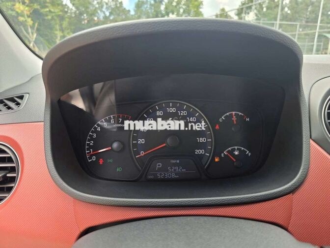 Hyundai Grand i10 2019 1.2 AT 52000km Trắng