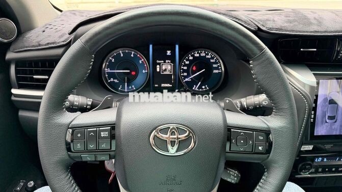 Toyota Fortuner 2022 2.4AT 25.000 km Thương Lượng