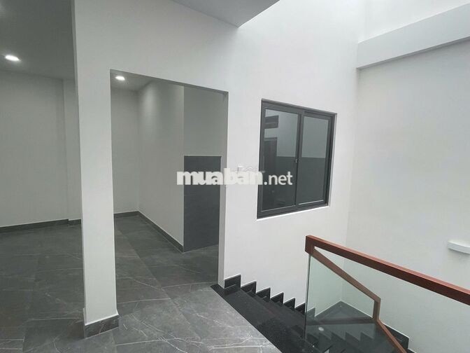 CHO THUÊ TÒA NHÀ MẶT TIỀN CỘNG HÒA - 8x20m - 4 TẦNG - GIÁ: 70 TRIỆU