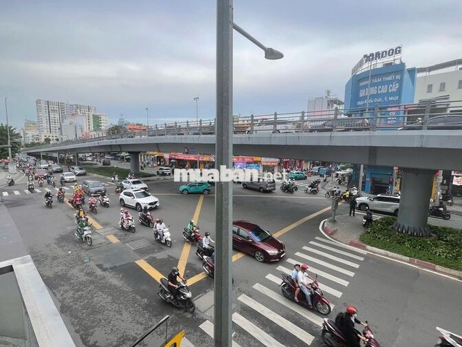 CHO THUÊ TÒA NHÀ MẶT TIỀN CỘNG HÒA - 8x20m - 4 TẦNG - GIÁ: 70 TRIỆU