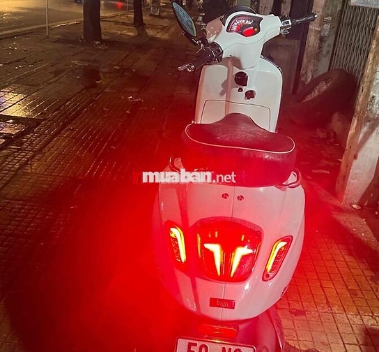 Vespa Iget ABS 2018 Trắng