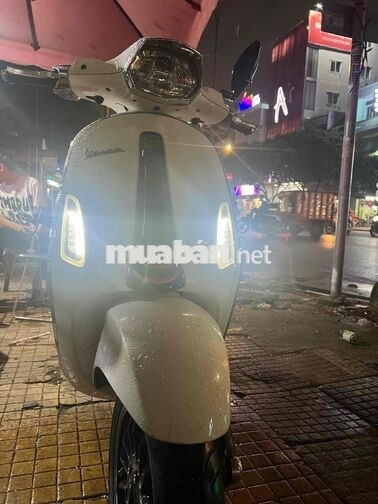 Vespa Iget ABS 2018 Trắng