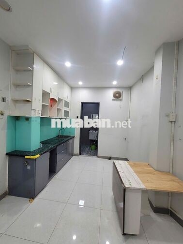 CHUNG CƯ PHAN VĂN KHỎE GIÁ 2 TỶ CÓ THANG MÁY