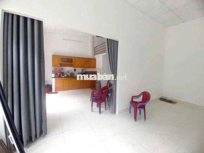 Nhà mặt tiền trệt lửng 11*8; 2pn mới keng tiện kinh doanh