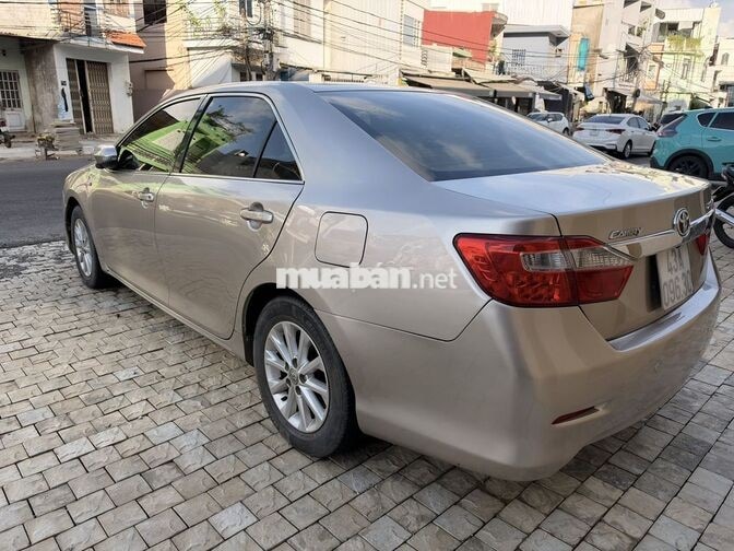 Toyota Camry 2.0 E Vàng cát 90.000 km