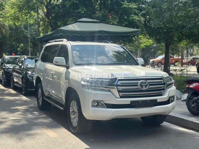 Toyota Land Cruiser LC200 2020 Trắng