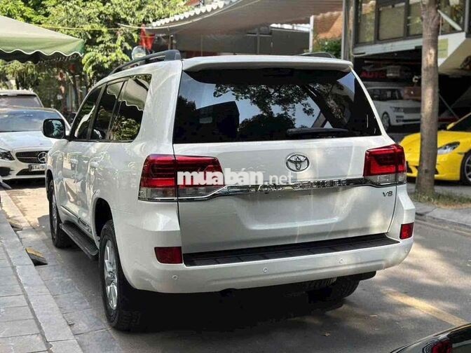 Toyota Land Cruiser LC200 2020 Trắng