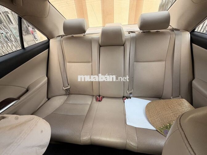 Toyota Camry 2.0 E Vàng cát 90.000 km