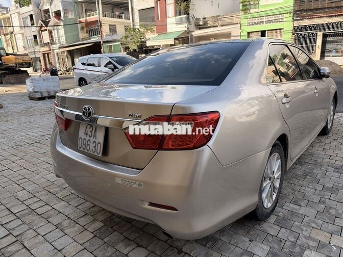 Toyota Camry 2.0 E Vàng cát 90.000 km