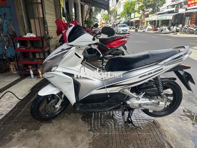 Honda Air Blade màu Trắng