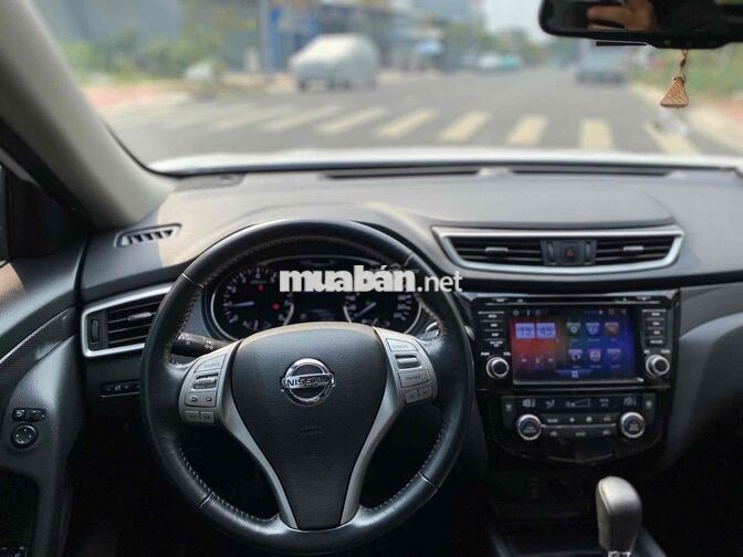 Nissan X-Trail 2018 2.5 2 cầu 78000 km Trắng