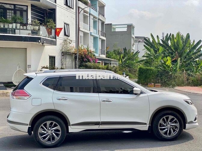 Nissan X-Trail 2018 2.5 2 cầu 78000 km Trắng