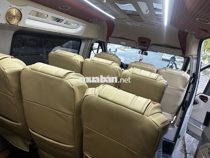 Ford Transit 2019 16 chỗ Bạc