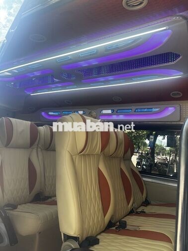 Ford Transit 2019 16 chỗ Bạc